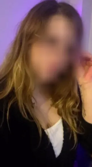 Amber, 26