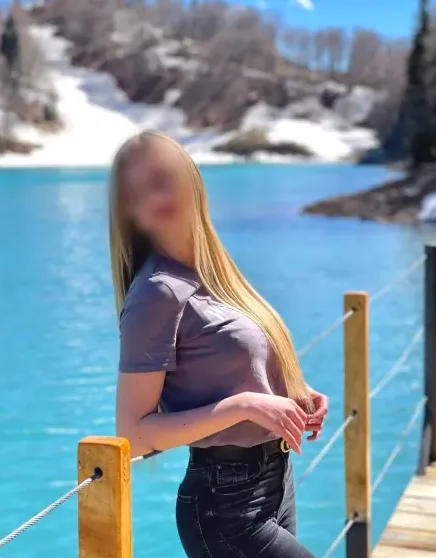 Ellen, 32