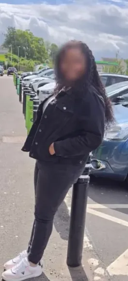 Isabella, 33