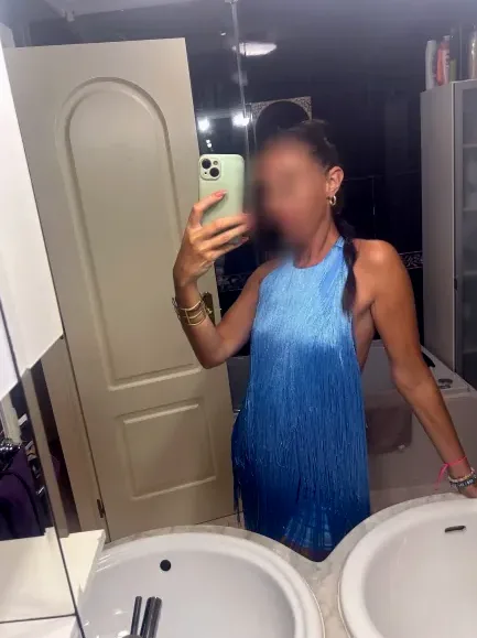 Leyla, 32
