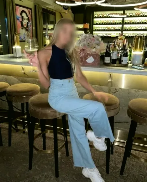 Liv, 34