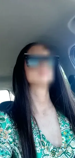 Nadia, 39
