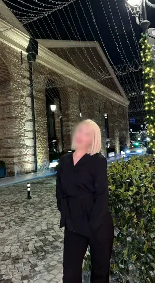 Nathalie, 21