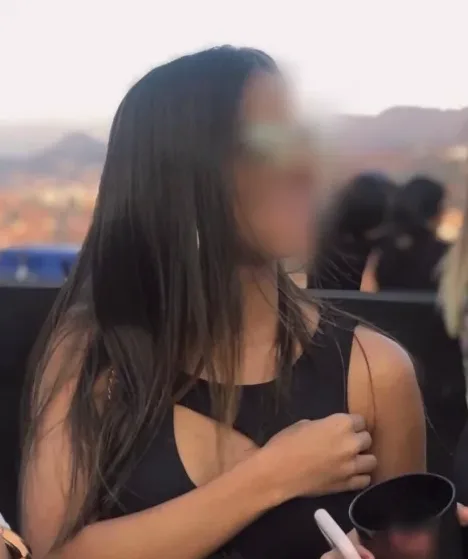 Olivia, 23