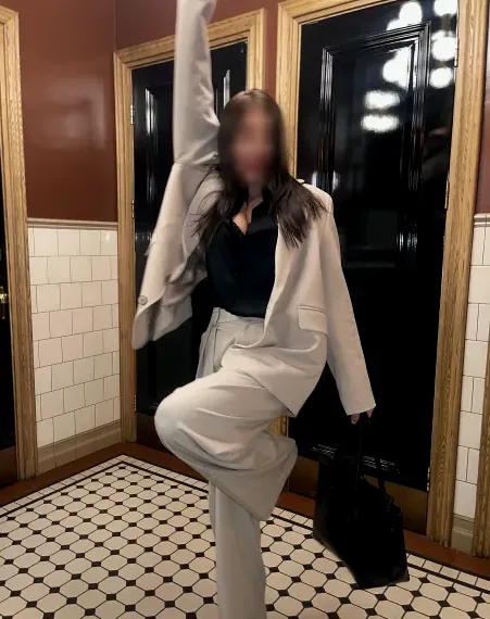 Sara, 29